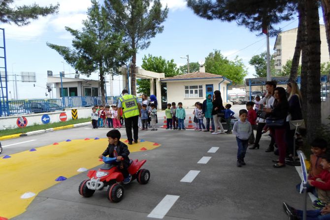 batman’da-karayollari-‘trafik-haftasi’-etkinlikleri-002.jpg