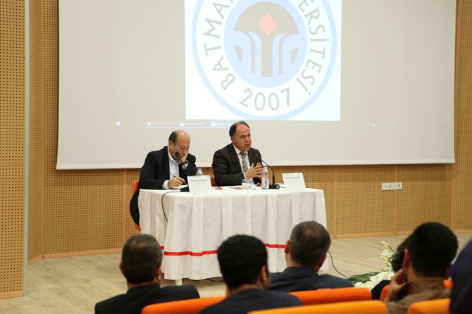 batman-universitesi’nde-yeni-anayasa-calismalari-tartisildi-001.JPG