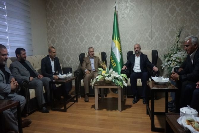 ozgur-der’den,-huda-par’a-ziyaret-002.JPG