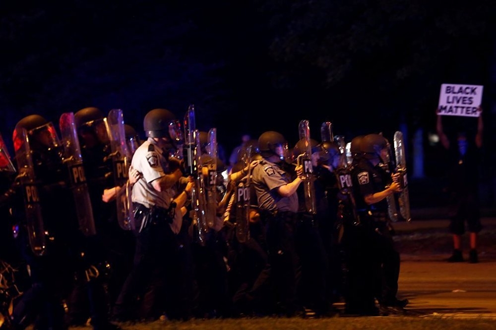 ABD'de polis şiddeti protesto edildi: 4'ü polis 5 yaralı galerisi resim 1