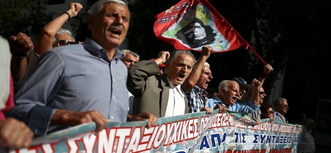 Yunanistan'da Mali kriz emeklileri sokağa dökti galerisi resim 2