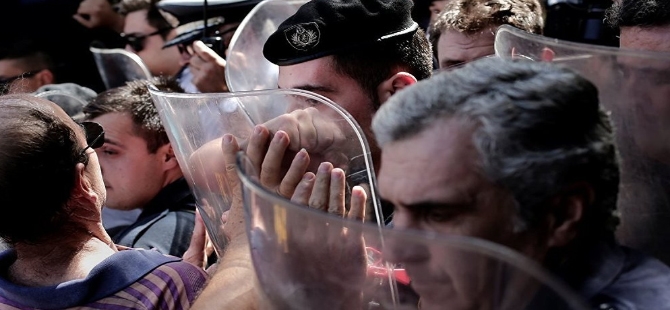 Yunanistan'da Mali kriz emeklileri sokağa dökti galerisi resim 4