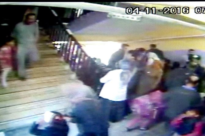 Diyarbakır saldırısında okulda yaşanan korku kameralara yansıdı! galerisi resim 5