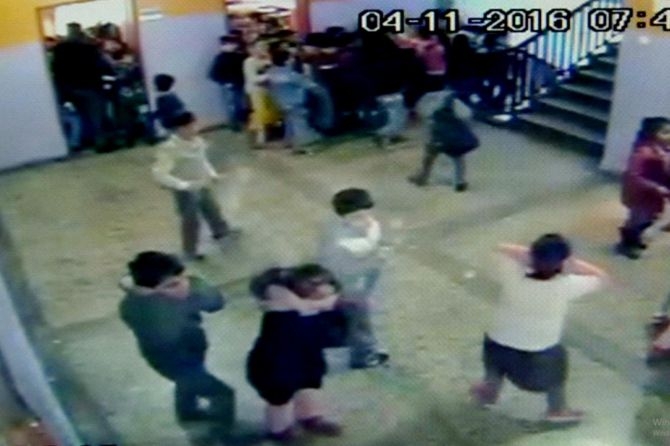 Diyarbakır saldırısında okulda yaşanan korku kameralara yansıdı! galerisi resim 8