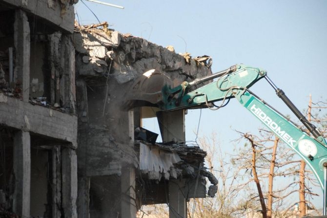Bombalı saldırıya uğrayan emniyet binası yıkılıyor galerisi resim 1