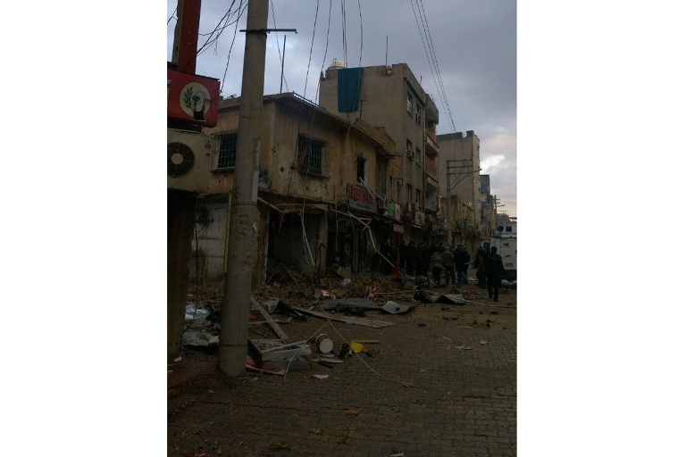Mardin'de Polis aracına bombalı saldırı galerisi resim 2