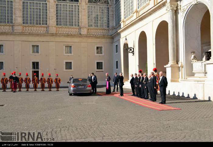 İran Cumhurbaşkanı Ruhanı ve Papa Francisus görüşmesinden kareler galerisi resim 16