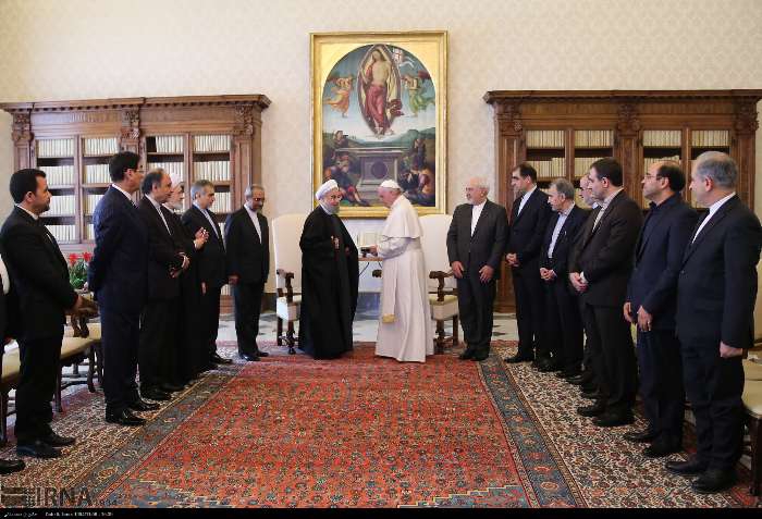 İran Cumhurbaşkanı Ruhanı ve Papa Francisus görüşmesinden kareler galerisi resim 7