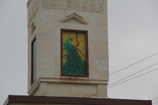 DBP'li belediyenin "Êzidilik"i simgeleyen saat kulesi tep galerisi resim 4