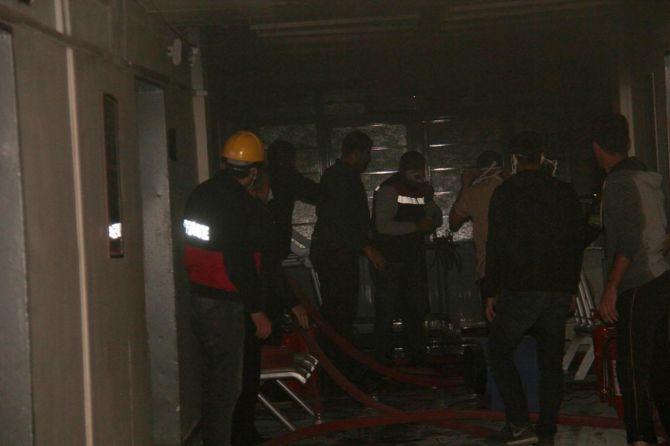 Dicle Üniversitesi Hastanesi yangını kontrol altına alındı galerisi resim 2