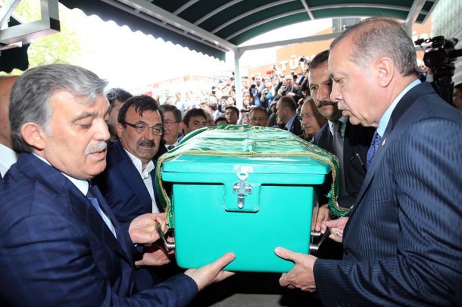 Abdullah Gül'ün babası son yolculuğuna uğurlandı! galerisi resim 7