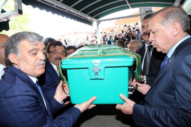 Abdullah Gül'ün babası son yolculuğuna uğurlandı! galerisi resim 8