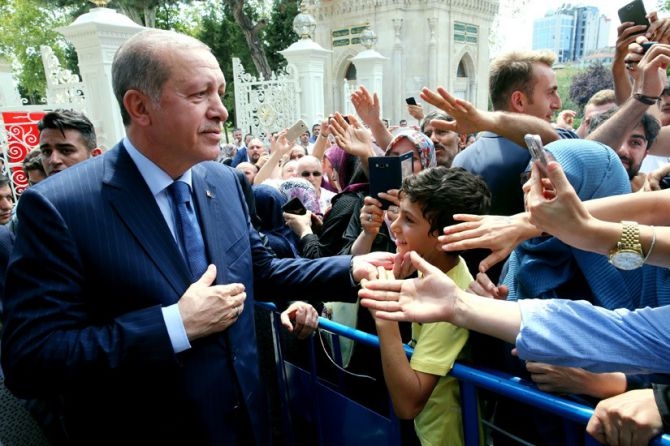 Erdoğan: Bu ülkede ezanları susturmaya kimsenin gücü yetmeyecek! galerisi resim 17