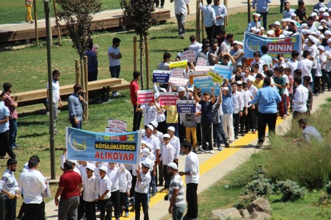 Diyarbakır'da çocuklardan namaz yürüyüşü galerisi resim 3