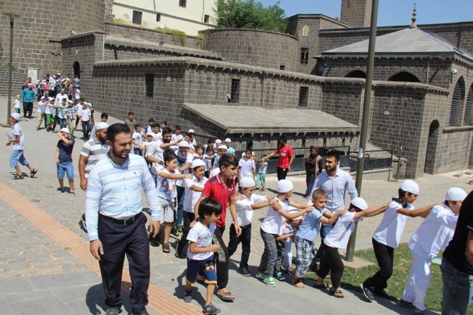 Diyarbakır'da çocuklardan namaz yürüyüşü galerisi resim 8