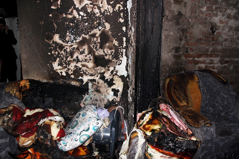 Sur’u terk etmek isteyen bir ailenin evi ateşe verildi galerisi resim 7