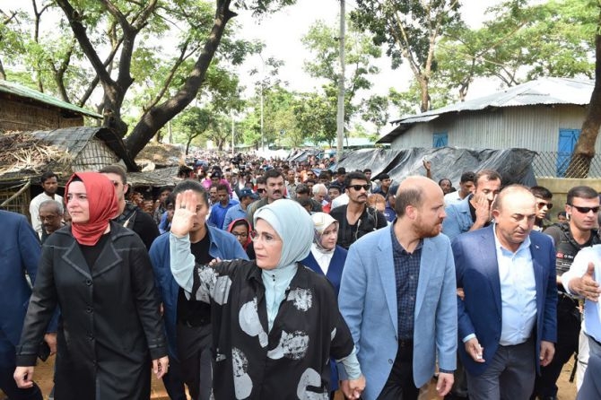 Emine Erdoğan, Bangladeş’te Arakanlı Müslümanlara Yardım Dağıttı galerisi resim 17