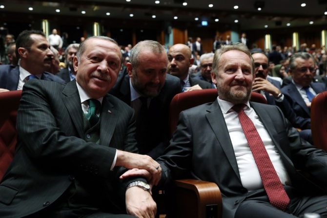 Erdoğan“Avrupa; Bosna’da Ölmüş, Suriye’de Gömülmüştür” galerisi resim 1