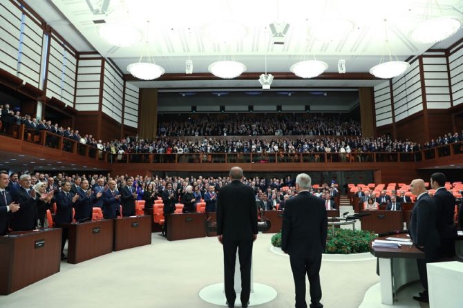 Cumhurbaşkanı Erdoğan, TBMM Genel Kurulu’nda yemin ederek göreve başladı galerisi resim 1