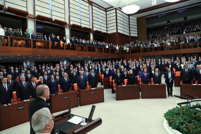 Cumhurbaşkanı Erdoğan, TBMM Genel Kurulu’nda yemin ederek göreve başladı galerisi resim 13