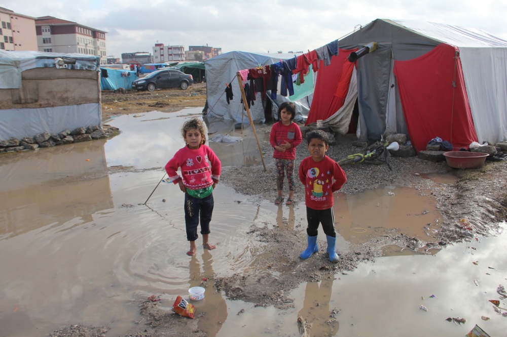 Suriyelilerin çamur içerisinde yaşam mücadelesi galerisi resim 2