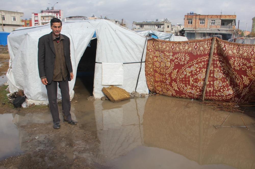 Suriyelilerin çamur içerisinde yaşam mücadelesi galerisi resim 9