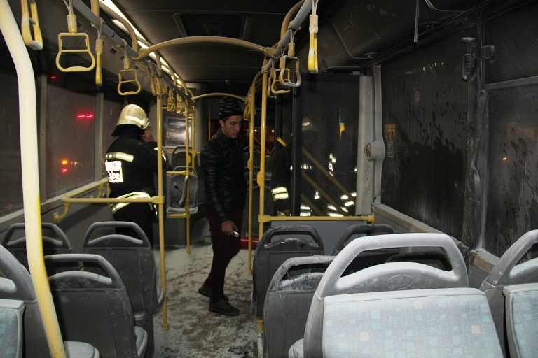 Belediye otobüsü ateşe verildi galerisi resim 9