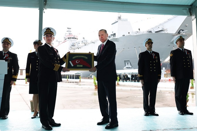 Cumhurbaşkanı Erdoğan: TCG Anadolu, dünyanın ilk SİHA gemisidir galerisi resim 5