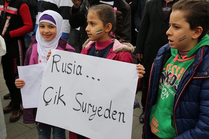 Türkiyede'ki Suriyeliler Rusya'yı protesto etti! galerisi resim 4