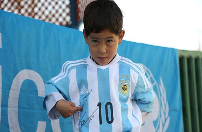 Messi'nin minik hayranı hayaline kavuştu galerisi resim 2