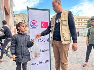 Yetimler Vakfı Gazze'de sıcak yemek yardımlarını sürdürüyor