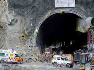 Hindistan'da tünelde mahsur kalan işçiler için yeni kurtarma yöntemi