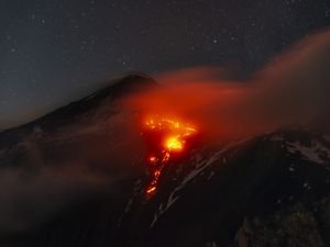 Etna Yanardağı'nda volkanik hareketlilik