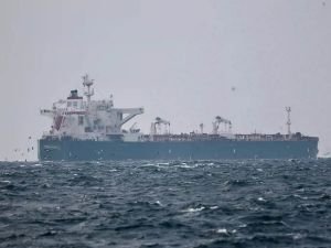 İran, Basra Körfezi'nde 2 tankere el koydu