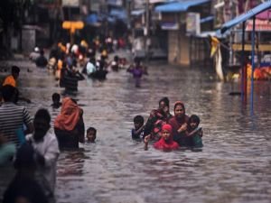 Hindistan'ı vuran Michaung Kasırgası nedeniyle 17 kişi öldü