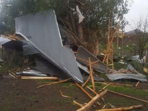 Rize'deki fırtınada 82 çatı uçtu