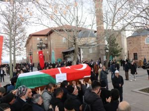 Tedavi için Türkiye'ye getirilen ve şehadete kavuşan Filistinlinin cenaze namazı kılındı