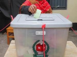 Bangladeş genel seçimler için sandık başına gidecek