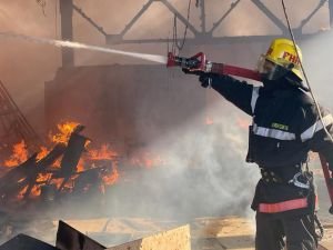 Azerbaycan’da mobilya atölyesinde yangın: 3 ölü, 24 yaralı