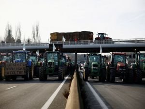 İspanya'da çiftçiler protestolara başladı