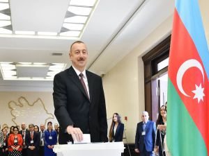Aliyev, Azerbaycan'da seçimlerini yüzde 93,9'la kazandı