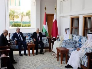 Katar Emiri ile Mahmud Abbas bir araya geldi