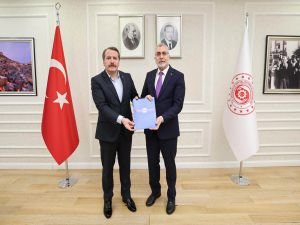 Memur-Sen Başkanı Yalçın, Çalışma Bakanı Işıkhan ile "Ek Gösterge" konusunu görüştü