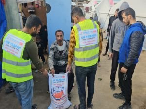 Yetimler Vakfı'ndan Gazze'ye un yardımı