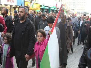 Adanalılar: "İslam ülkesi liderleri Gazze için harekete geçmeli"