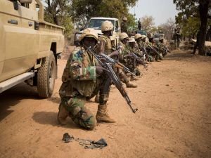 Nijer'de askerlere pusu: 23 ölü