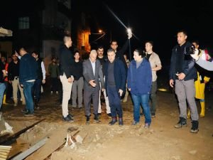 Şırnak Valisi Atay, Cizre'de sel mağdurlarını ziyaret etti