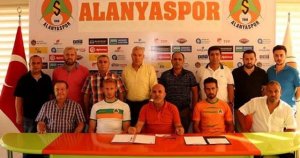 Süper Lig'in yeni ekibi Alanyaspor'dan çifte transfer