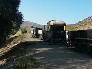 B Planı devrede: PKK Karlıova’da 5 araç yaktı!