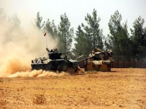 Türk jetleri, Cerablus'un güneyinde YPG'yi vuruyor